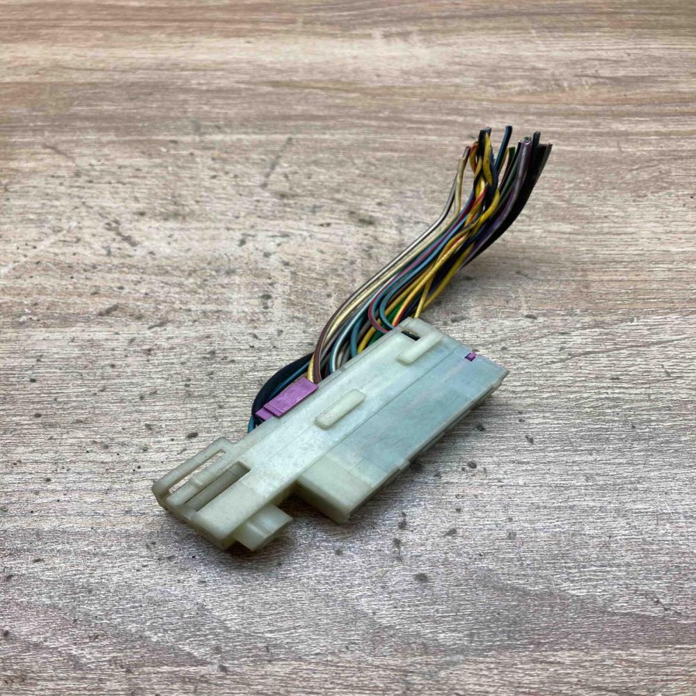 1928403410   Plug wire Volvo V70