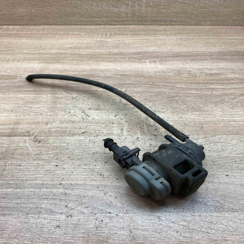 8200201099   Turbo solenoid valve Renault Megane II