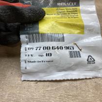 7700640963   Manufacturer badge logo/emblem Renault 19