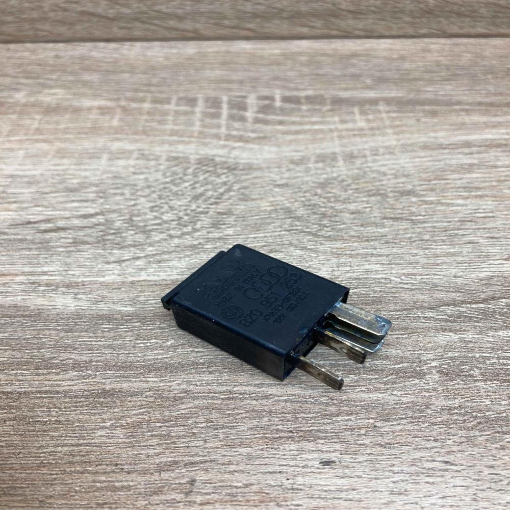8Z0951253   Other relay Audi A6 S6 C6 4F