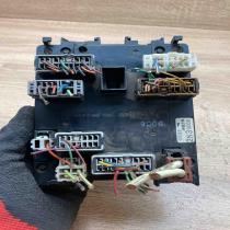 24350 2N300H 0689 2N39D06  Fuse module Nissan Almera
