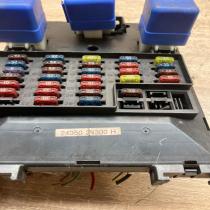 24350 2N300H 0689 2N39D06  Fuse module Nissan Almera