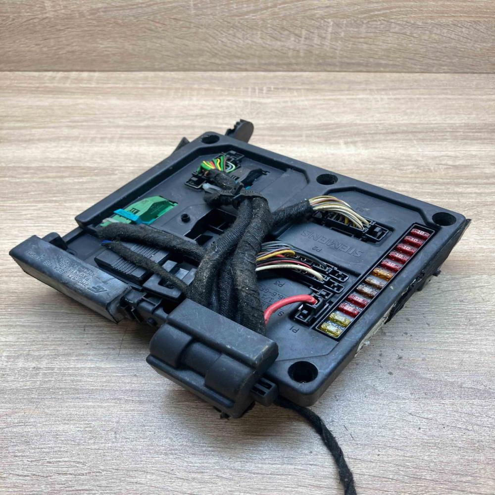 7M0971882A 7MO962258K  Fuse module Volkswagen Sharan