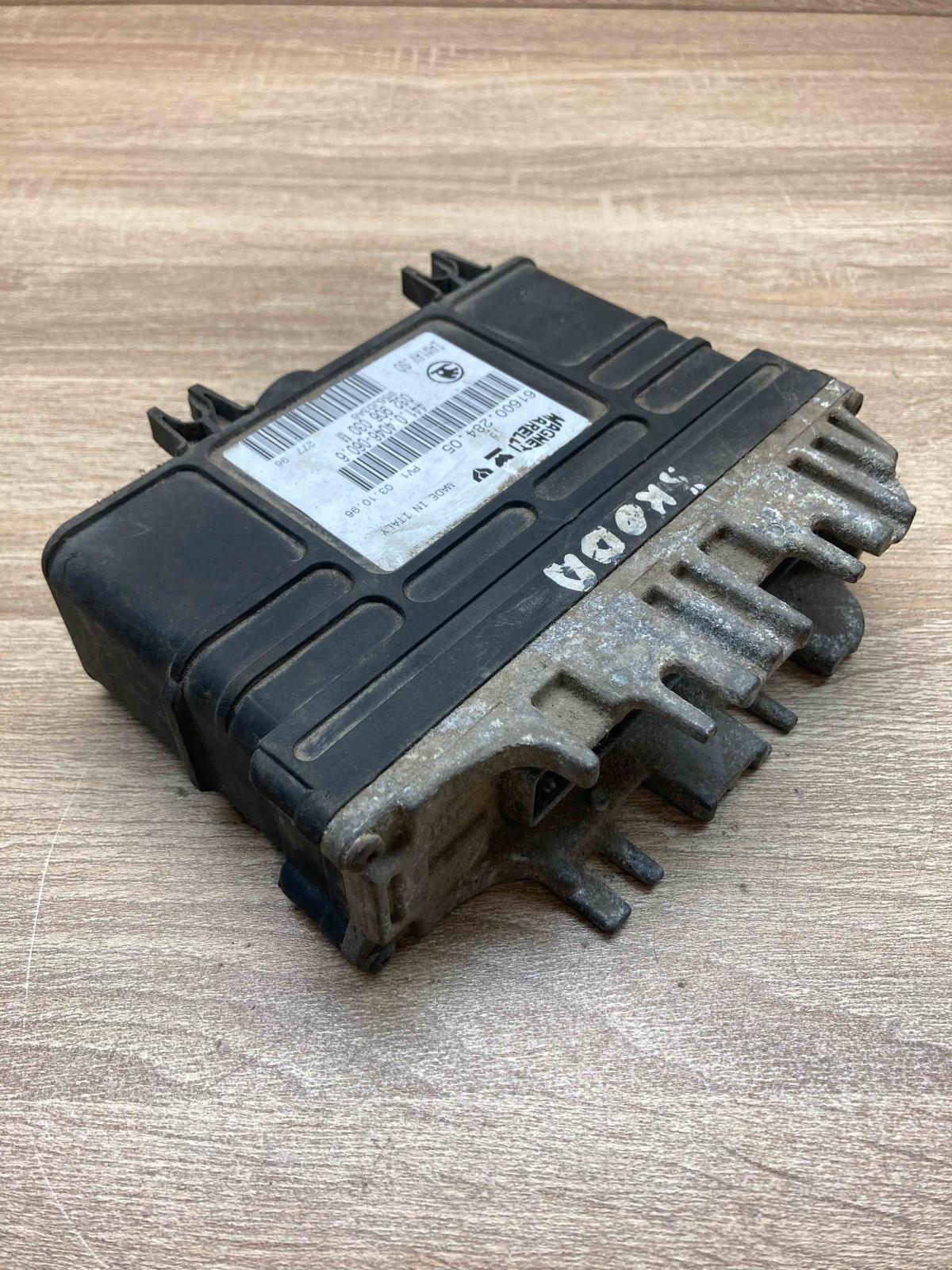 032906030M 6160028405  Engine control unit/module ECU Skoda Superb B5 (3U)