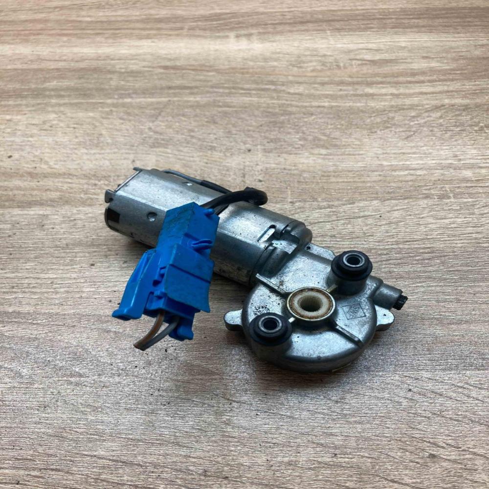 404 152 414805  Seat adjustment motor Opel Omega B1
