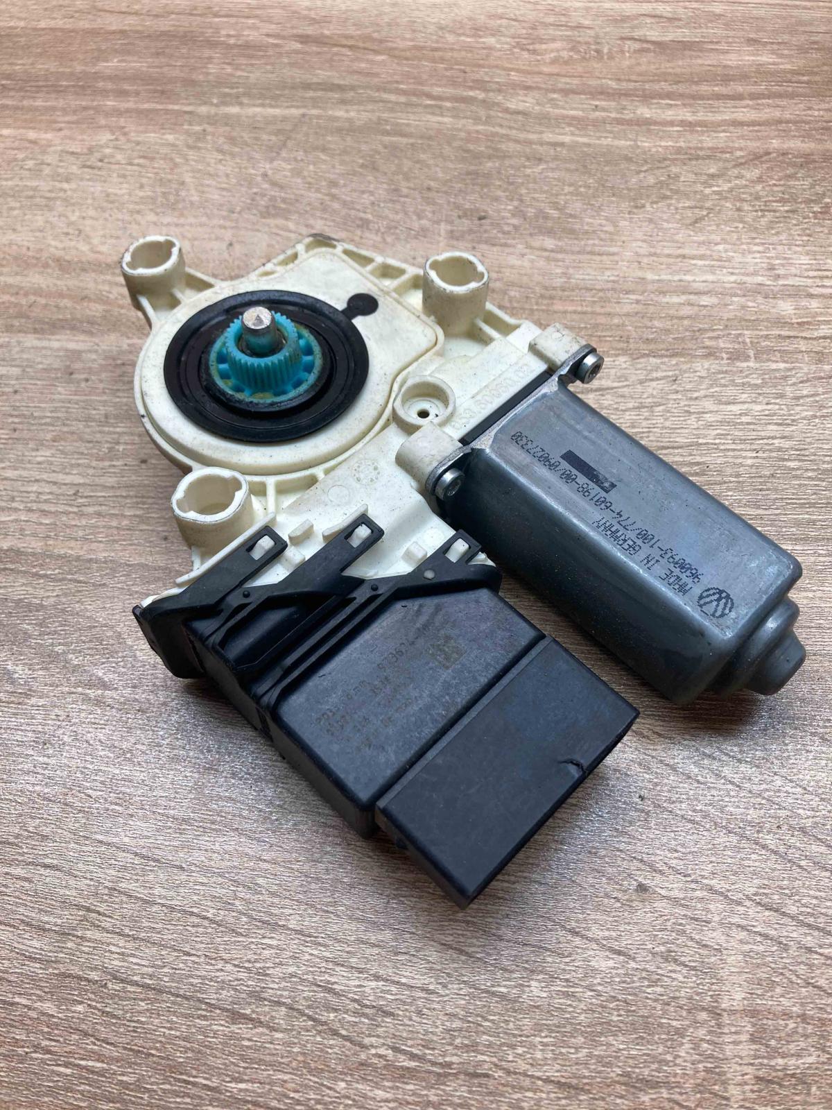 1K0959703P   Front door window regulator motor Volkswagen PASSAT B6
