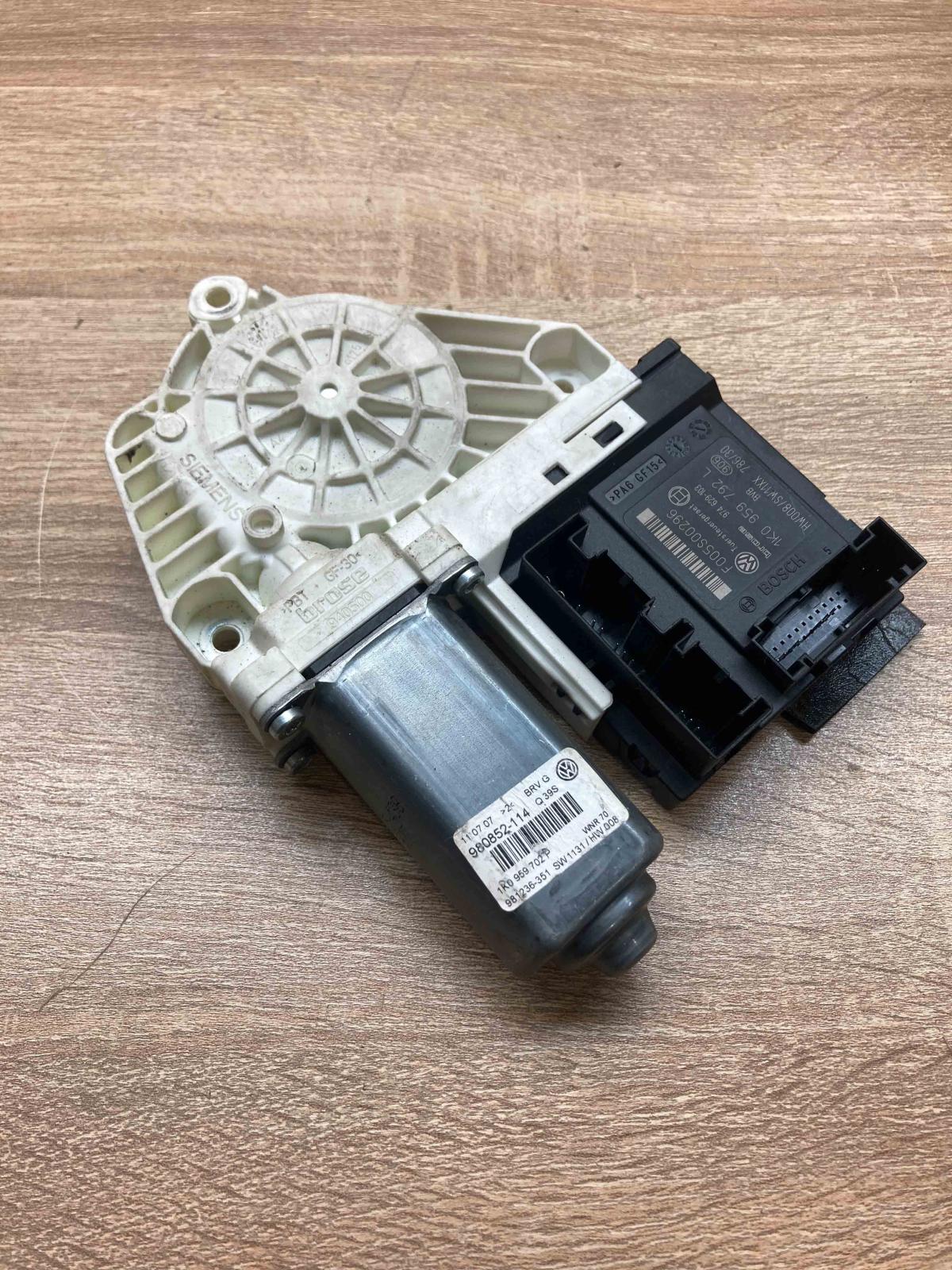 1K0959702P 1K0959792L  Front door window regulator motor Volkswagen PASSAT B6