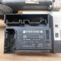 1K0959792L 1K0959702P  Front door window regulator motor Volkswagen PASSAT B6
