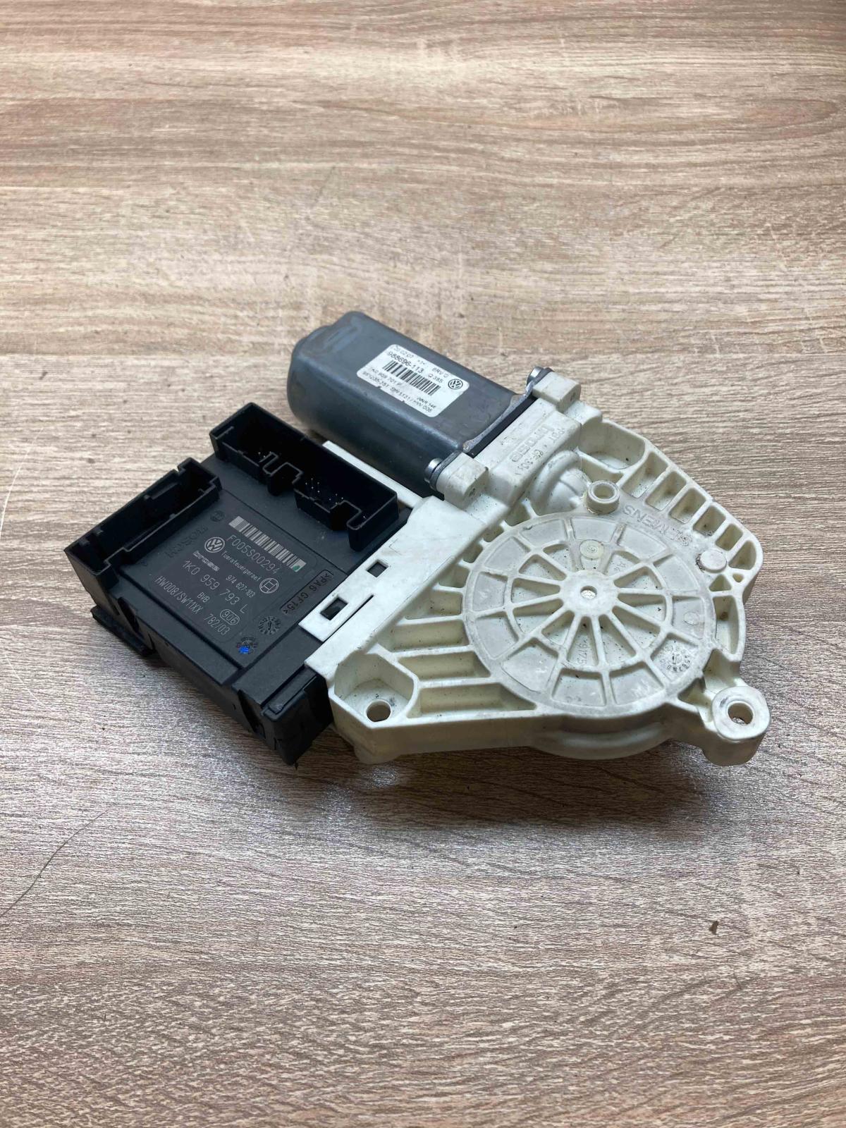 1K0959793L 1K0959701P  Front door window regulator motor Volkswagen PASSAT B6