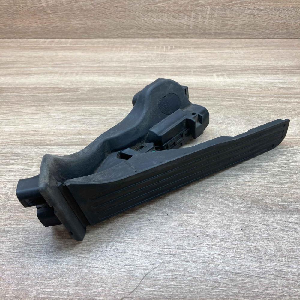 1K1723503AA 6PV010498 01  Accelerator throttle pedal Skoda Octavia Mk2 (1Z)