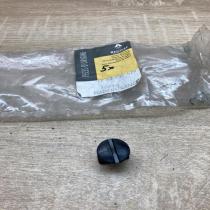7700807470   Fuse box cover Renault 19