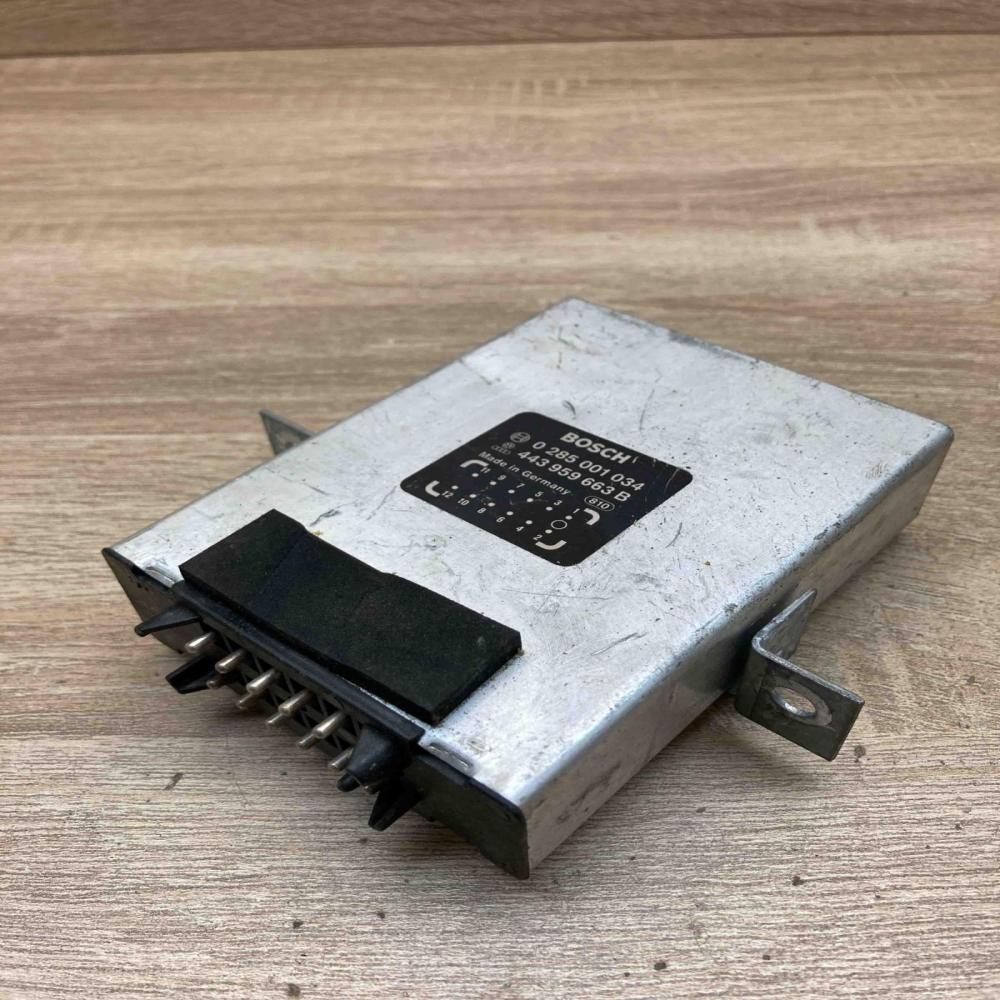 443959663B 0285001034  Comfort/convenience module Audi A6 S6 C4 4A