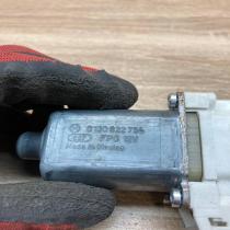 A1669060201 0130822754 Used Front door window regulator motor Mercedes-Benz ML W