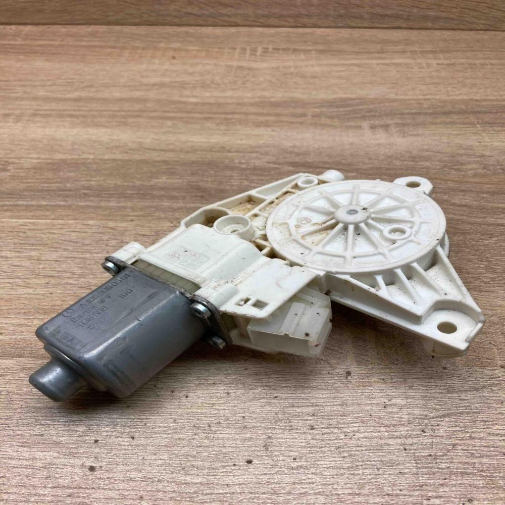 A1669060501 0130822757  Rear door window regulator motor Mercedes-Benz ML W166