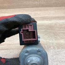 A1669001208  Sunroof Sunroof motor/actuator Mercedes-Benz ML W166