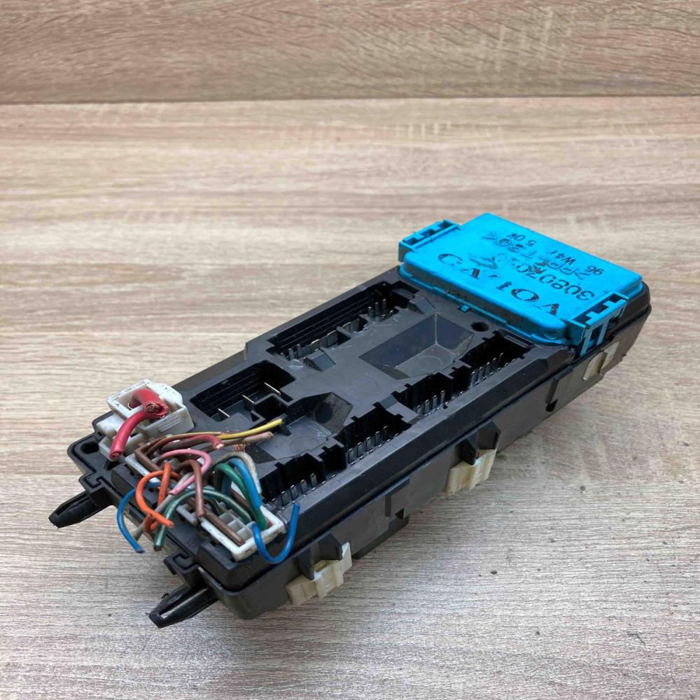 30807016 30807050  Fuse box set Volvo S40, V40