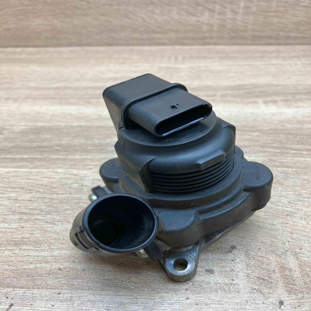 06K131097L 7 01510 66  EGR valve Volkswagen PASSAT B7