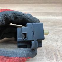 6G9N 19E616 BB F7138  Air flap motor/actuator Volvo XC70