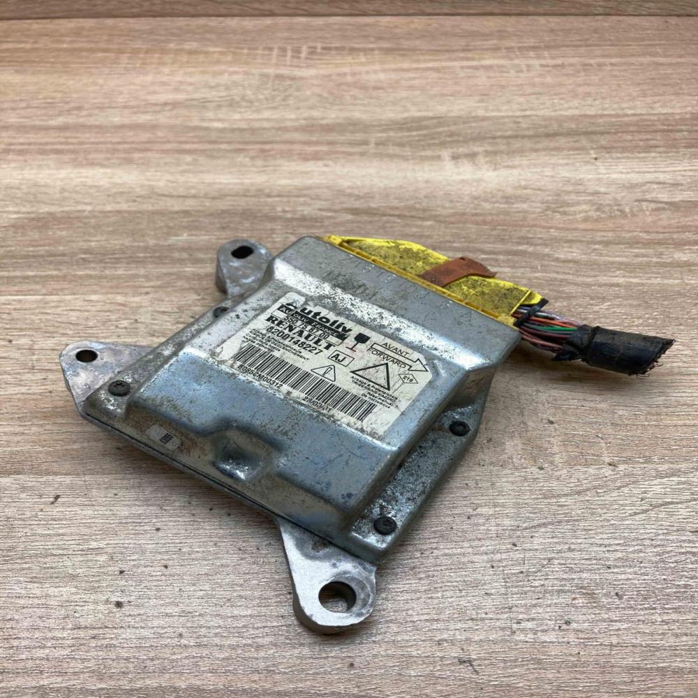 8200148227 550758700  Airbag control unit/module Renault Laguna II