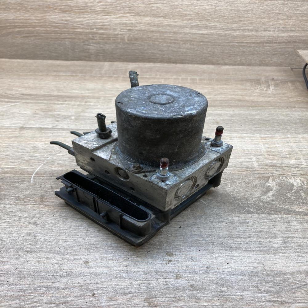 0265951442 44540 02360  ABS Pump Toyota Corolla E140 E150