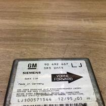 90492467 5WK4110 Used Airbag control unit/module Opel Omega B1