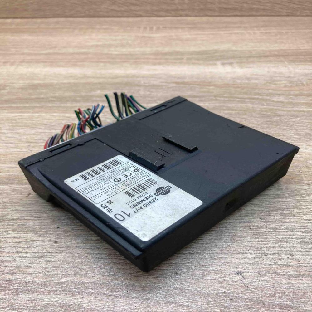 28550AV710  With Plug Comfort/convenience module Nissan Primera
