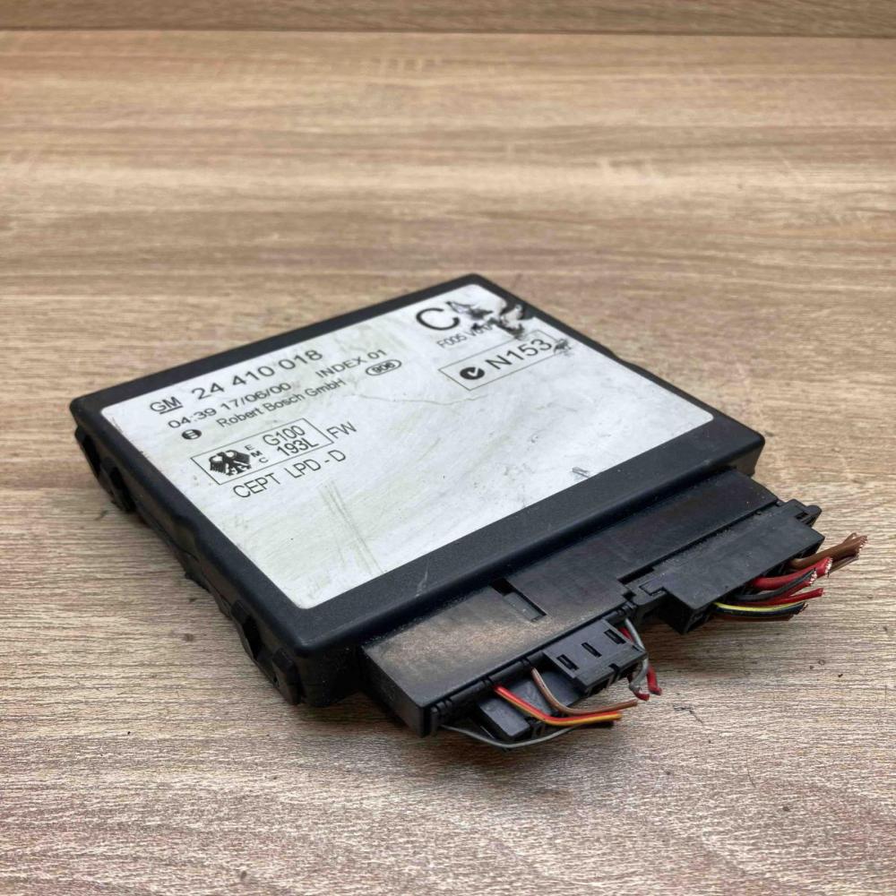 24410018  With Plug Comfort/convenience module Opel Astra G