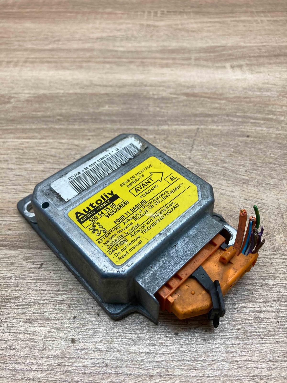 9635268880 550541500  Airbag control unit/module Peugeot 206