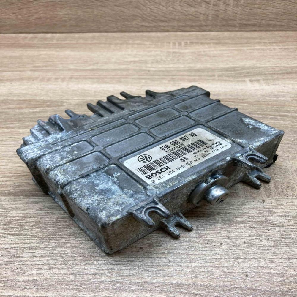 030906027AB 0261204019  Engine control unit/module ECU Volkswagen Polo III 6N 6N
