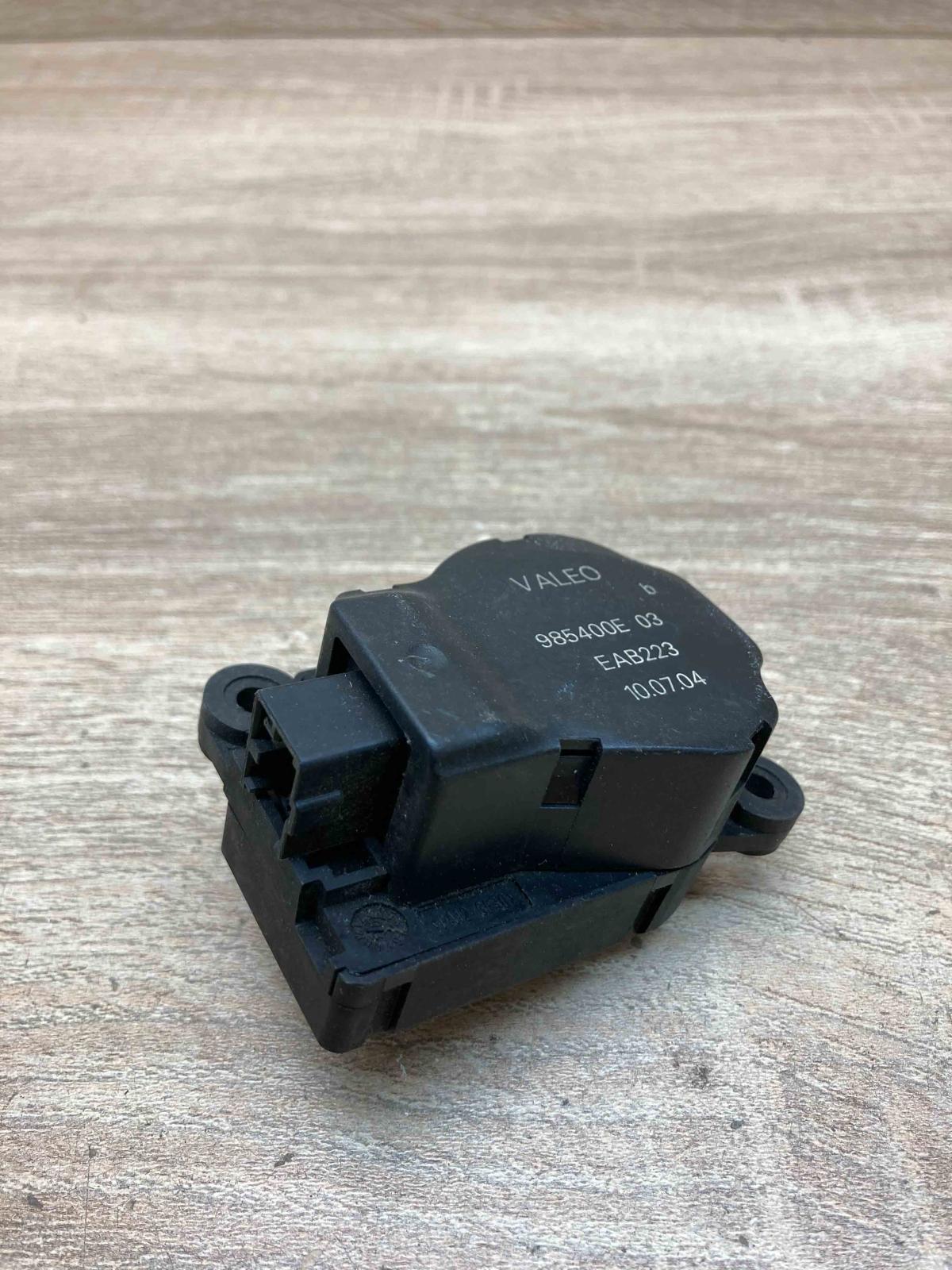 985400E EAB223  Air flap motor/actuator BMW 1 E81 E87