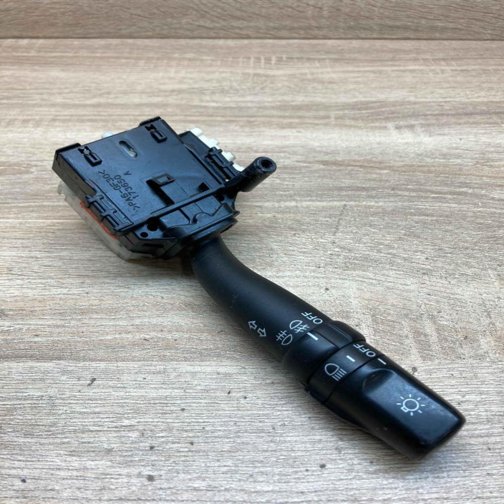 84140 05110 173795  Indicator stalk Toyota Avensis T250
