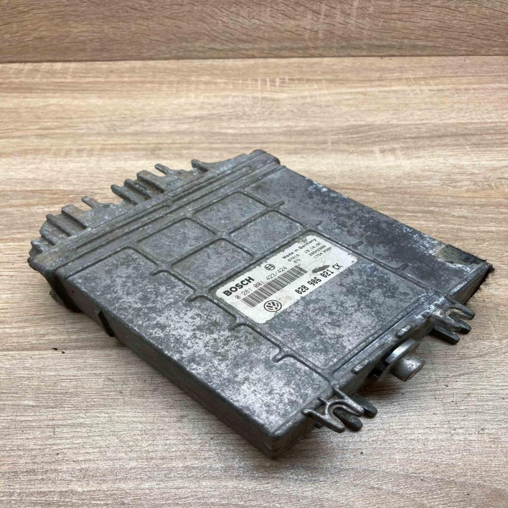 028906021CK 0281001423  Engine control unit/module ECU Volkswagen PASSAT B4