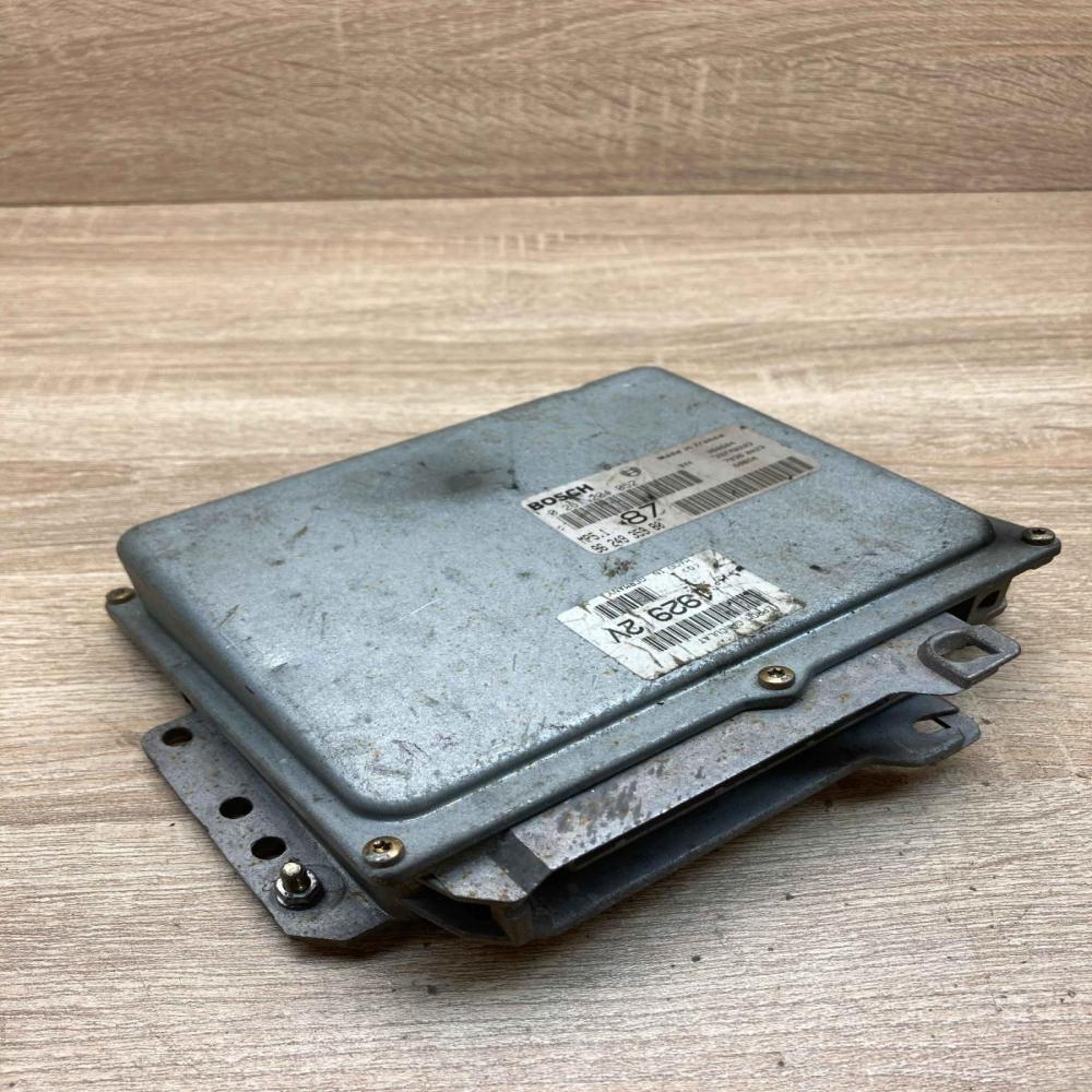 9624935980 0261204052  Engine control unit/module ECU Peugeot 306