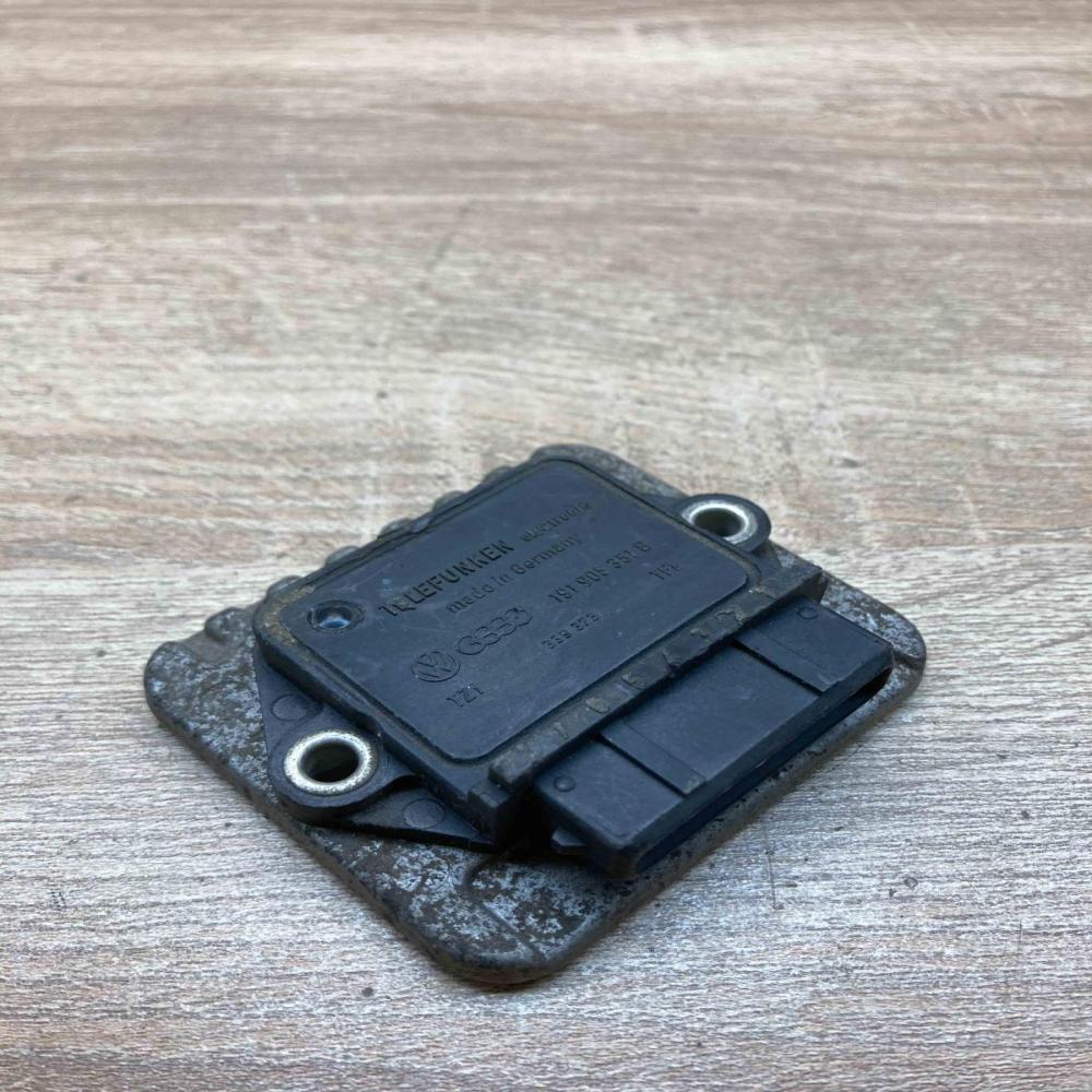 191905351B  Used Ignition amplifier control unit Volkswagen Golf II