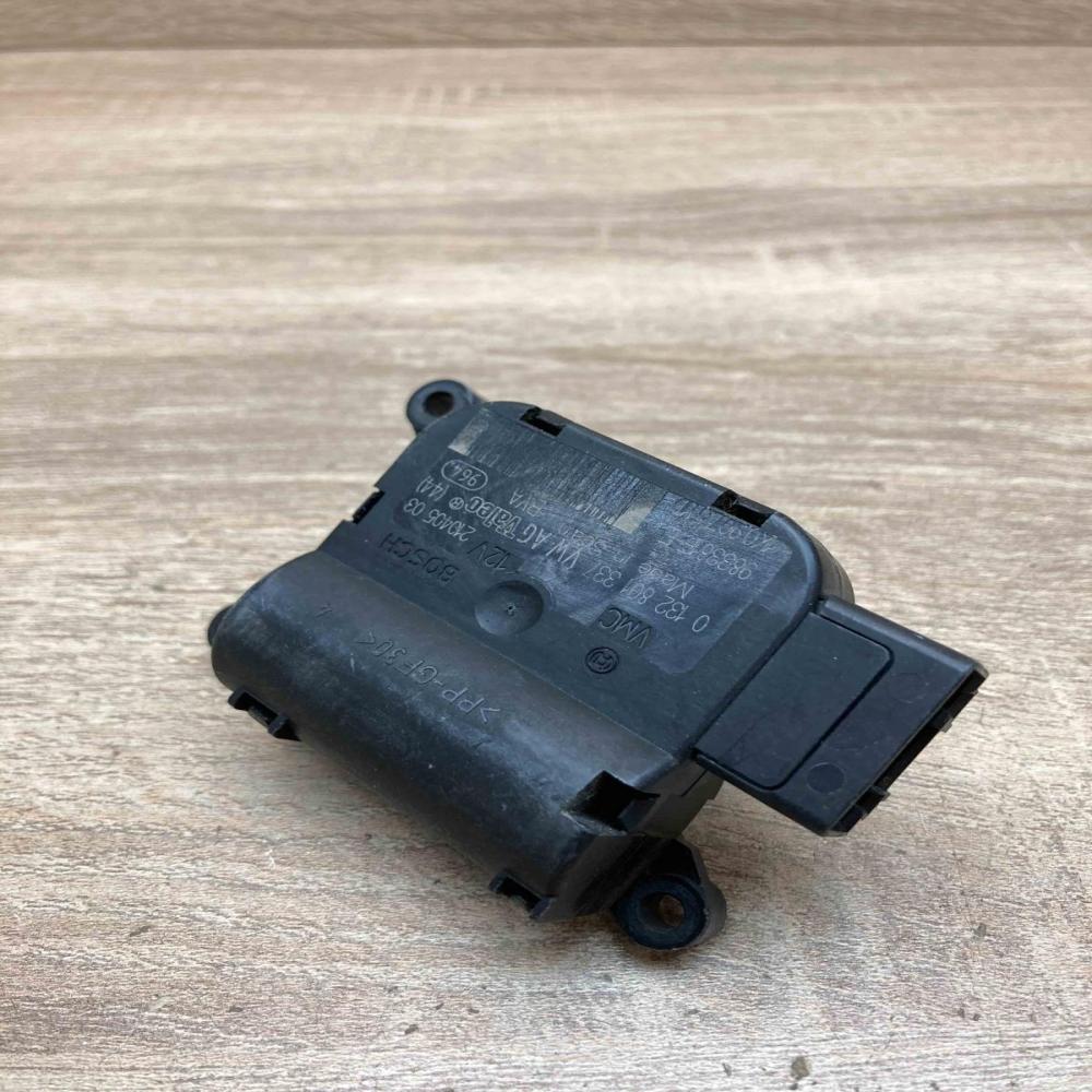 1K0907511D 0132801337  Air flap motor/actuator Volkswagen Touran I