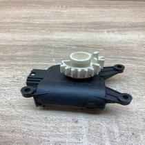1K0907511D 0132801337  Air flap motor/actuator Volkswagen Touran I