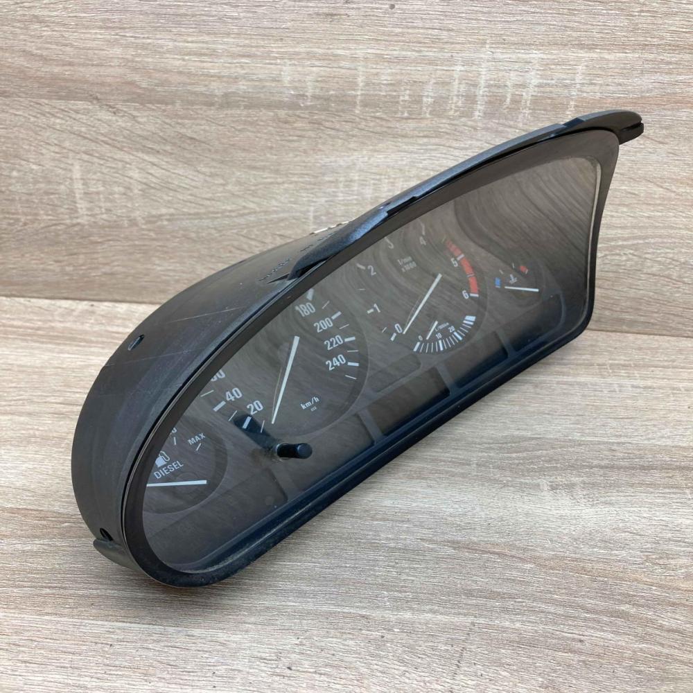6907018 110 008 735  Speedometer (instrument cluster) BMW 5 E39