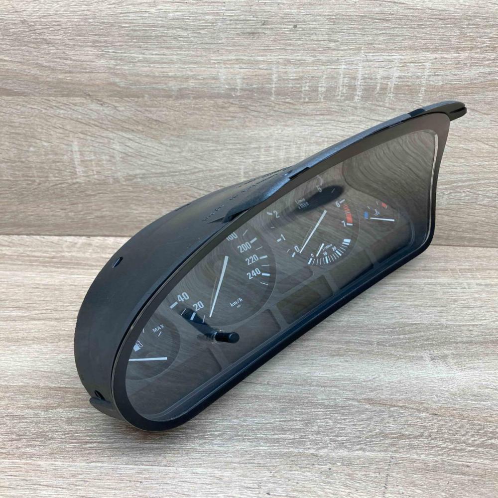 8375900 110 008 735 Used For Petrol LHD Speedometer (instrument cluster) BMW 5 E
