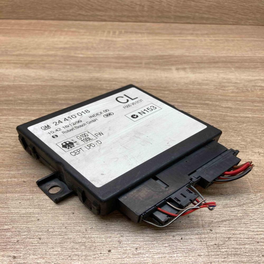 24410018  With Plug Comfort/convenience module Opel Astra G