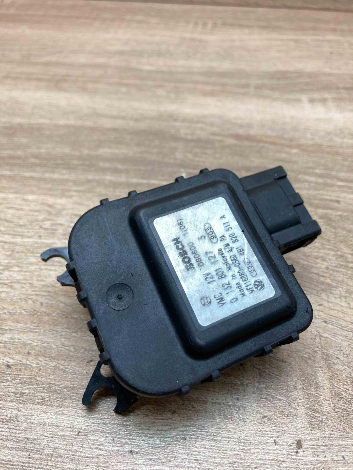 4B1820511A 0132801127  Air flap motor/actuator Audi A6 S6 C5 4B