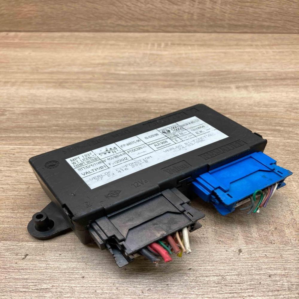 73847257C Used With Plug Comfort/convenience module Renault Espace III