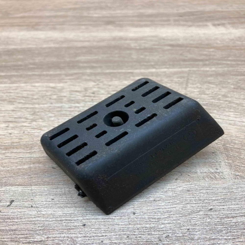 1093712   Jacking socket point BMW 5 E39