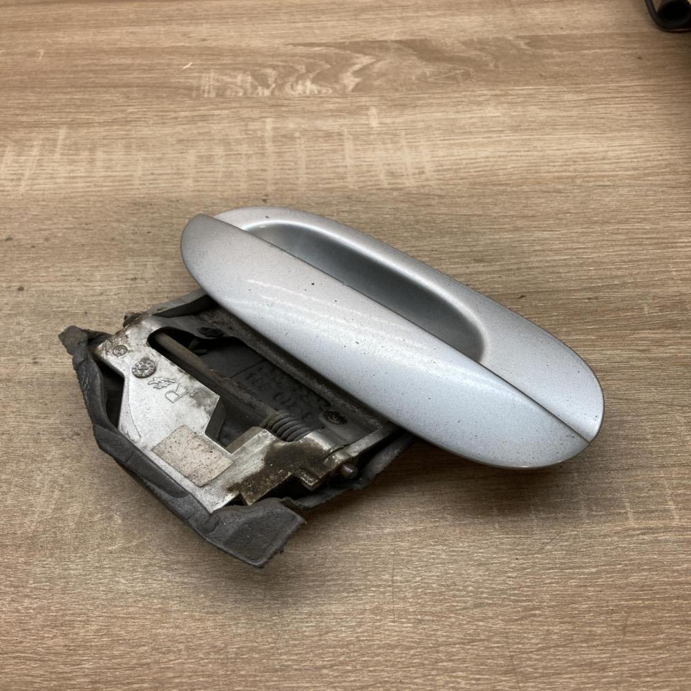 8210864  Front right side Front door exterior handle BMW 5 E39