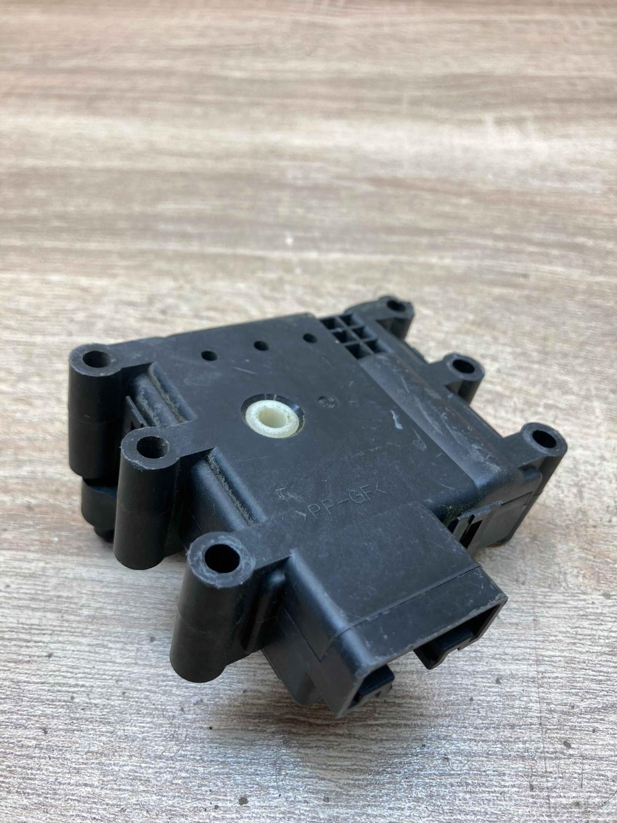 2624M   Air flap motor/actuator Nissan Qashqai