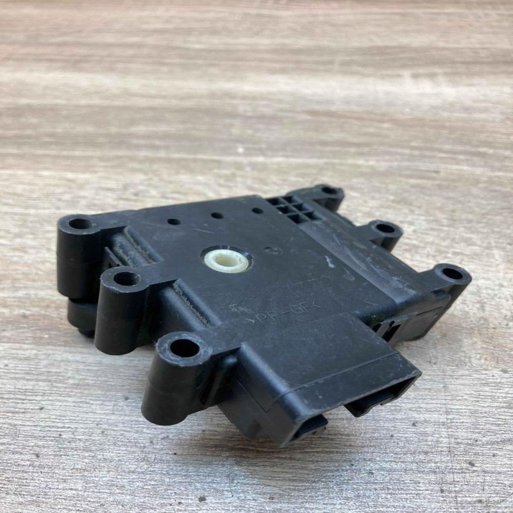 2624M   Air flap motor/actuator Nissan Qashqai