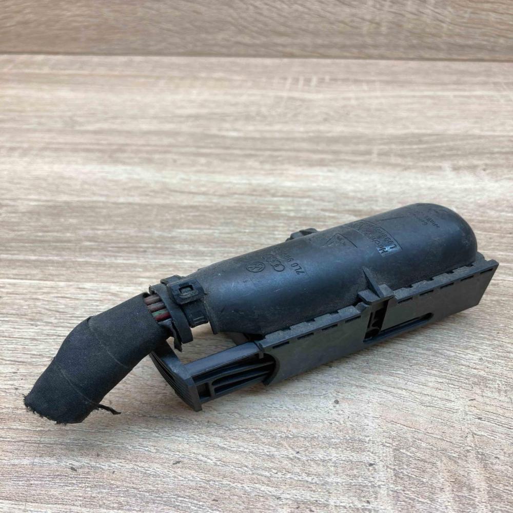 7L0906385A   Plug wire Volkswagen Tiguan