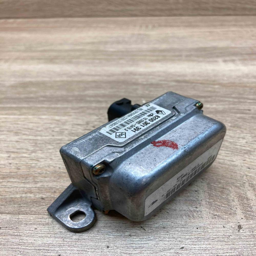8200301391   ESP acceleration yaw rate sensor Renault Laguna II