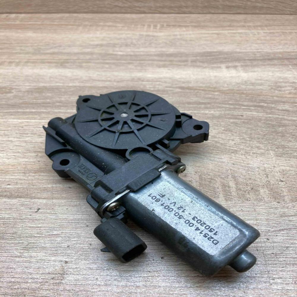 D2514 00 50 001 601 150203  Front door window regulator motor Fiat Bravo - Brava