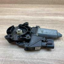 05071910 114188 100  Front door window regulator motor Audi A4 S4 B5 8D