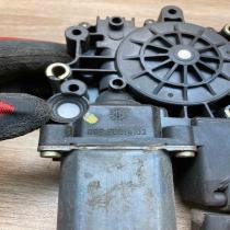 05071910 114188 100  Front door window regulator motor Audi A4 S4 B5 8D